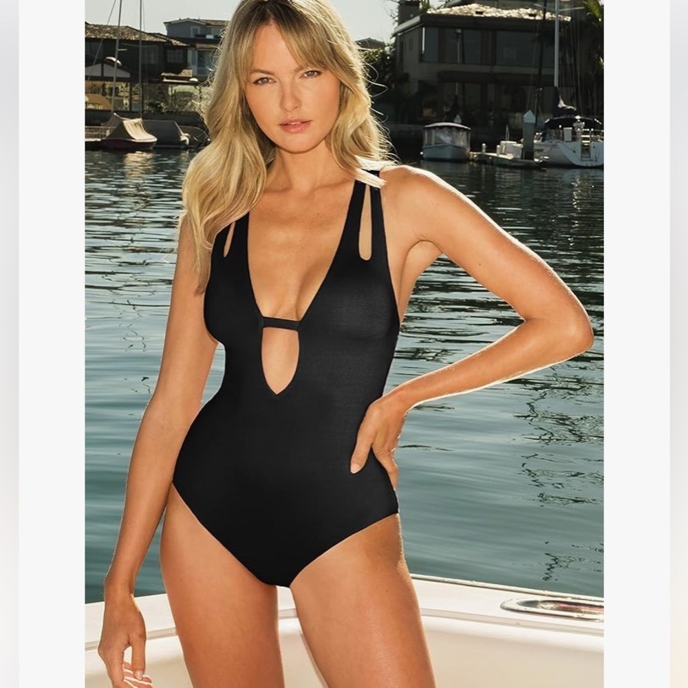 BECCA Women's Color Prism One Piece new 🆕